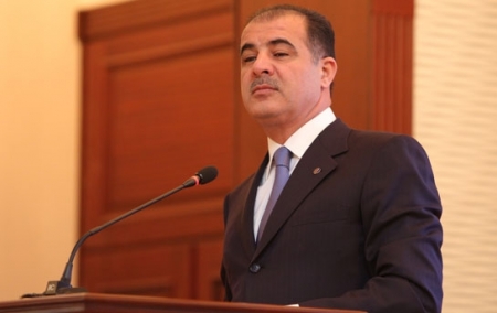 Elmar Vəliyevlə kəlbəcərli köçkünlər arasında dava davam edir Elmar Vəliyevlə kəlbəcərli köçkünlər arasında dava davam edir