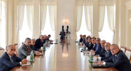 Prezident Əliyevin inqilaba çağırış kimi çıxışı