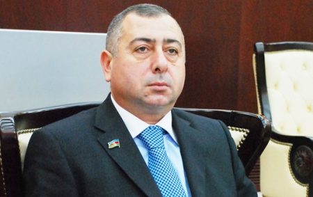Bankları və lombardları muflis edən deputatın Eldar Mahmudov sevgisi