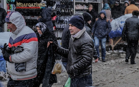 Şaxtalı havada çörəkpulu qazananlar... - “Vasmoy”dan fotoreportaj