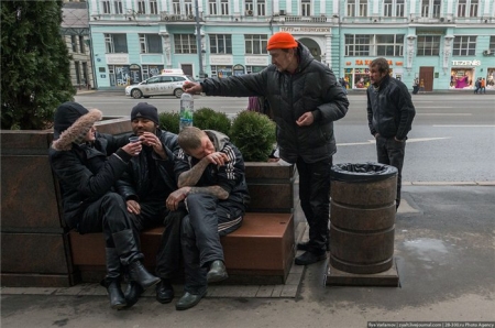 İqtisadi böhran Moskva "bomjlarını" vurdu