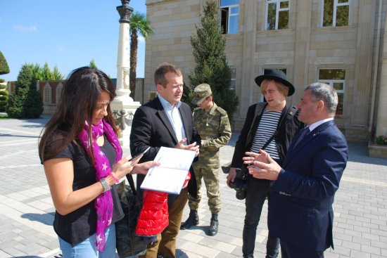Finlandiyanın “İltalehti” jurnalının müxbiri Antero Eerola və fotoqraf Jael Karppanen Tərtər rayonunda səfərdə olub