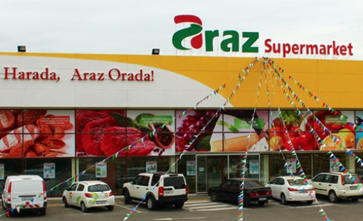 "Araz" marketdə BİABIRÇILIQ: kiflənmiş kolbasa, milçək... - FOTO