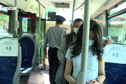 Avtobuslarda tibbi maskadan istifadə edənlərin sayında ciddi artım var