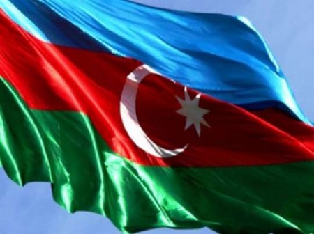 İŞİD-ə qarşı vuruşanlar Azərbaycan bayrağı qaldırdı (VİDEO)