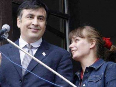 Saakaşvili dünən partladılan kafenin qonağı oldu - Video