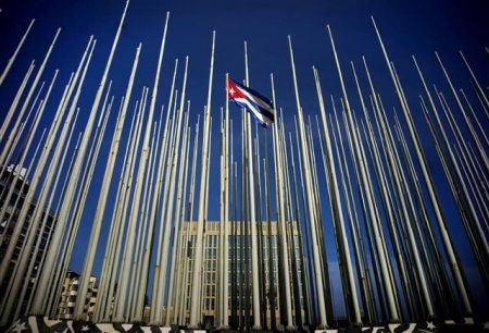 1961-ci ildə endirilmiş Kuba bayrağı ilk dəfə qalxacaq