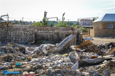 Mazutlu gölün sahilində yaşayan Sabunçu sakinləri - FOTO