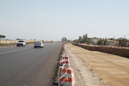 Bakıda 6 hərəkət zolaqlı yol salınır