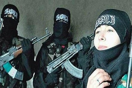 İŞİD-ın "reklam qızı" çəkiclə öldürüldü (FOTO)