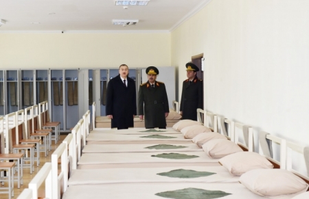 Azərbaycan prezidenti Hərbi-Hava Qüvvələrinin hərbi şəhərciyində yaradılan şəraitlə tanış olub