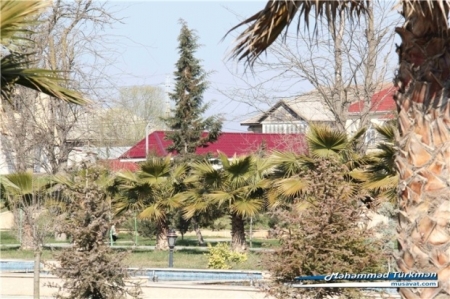 İşdən çıxarılan icra başçısı villasını satır -Fotolar