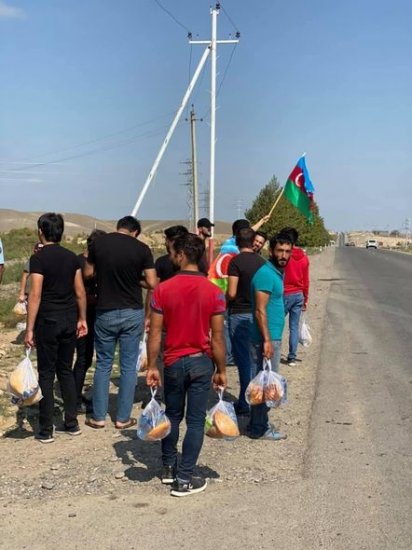 Azərbaycan xalqı ordumuza dəstək üçün əlindən gələni əsirgəmir - FOTO