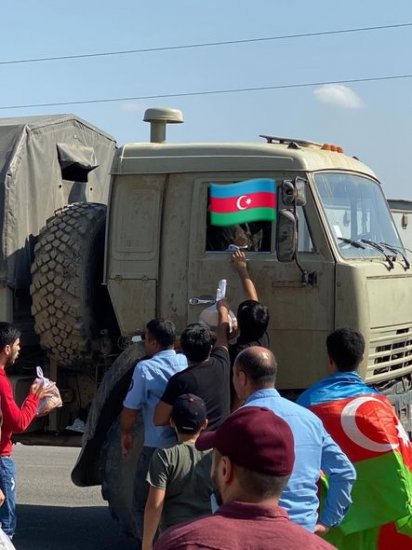 Azərbaycan xalqı ordumuza dəstək üçün əlindən gələni əsirgəmir - FOTO