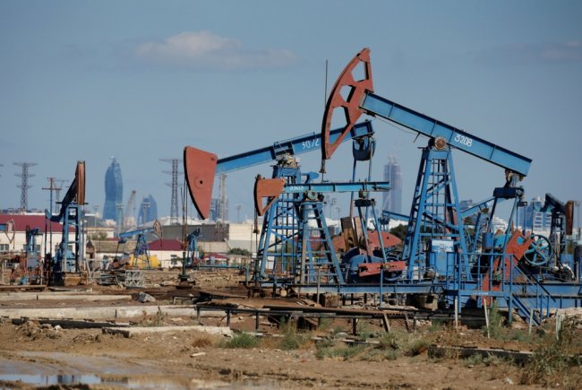 “Azeri Light” neftinin bir barreli 40,80 dollara satılır