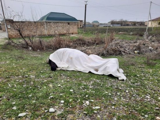 Kürdəmirdə avtomobil su kanalına aşıb, ölən və yaralananlar var - FOTO