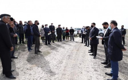 Gənc başçı camaatı müdafiə etdi, amma QANUNLARI POZDU... - Neftçalada NƏ BAŞ VERİR? Gənc başçı camaatı müdafiə etdi, amma QANUNLARI POZDU... - Neftçalada NƏ BAŞ VERİR?