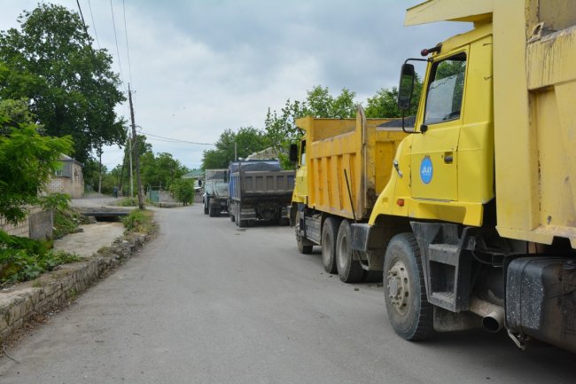 İcra başçısı təmir aparılan ərazilərdə olub