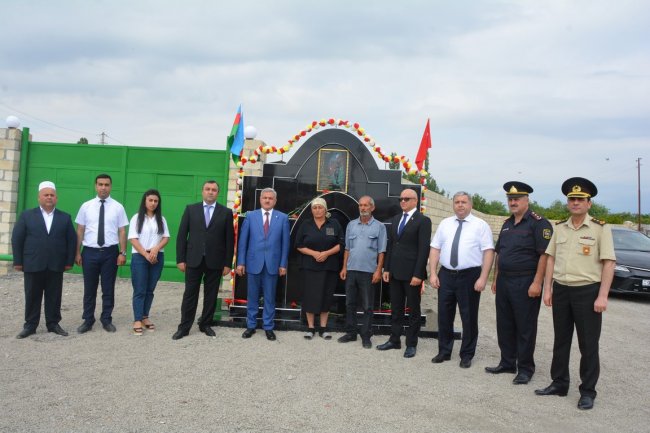 Tərtərdə şəhidin xatirəsinə tikilmiş abidənin açılışı olub