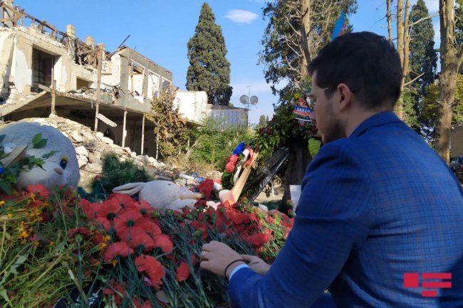 İsrail səfiri Gəncədə Ermənistanın raket atəşinə tutduğu ərazidə olub - FOTO