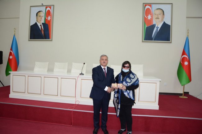 Tərtərdə 8 Noyabr-Zəfər Günü ərəfəsində Vətən müharibəsi şəhidlərinin ailə üzvləri ilə görüş keçirilib Tərtərdə 8 Noyabr-Zəfər Günü ərəfəsində Vətən müharibəsi şəhidlərinin ailə üzvləri ilə görüş keçirilib
