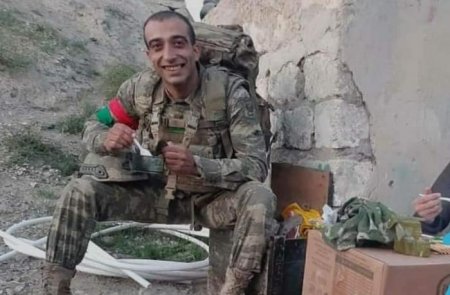 "1 il keçib, əillik təyin olunmur, maaşım kəsilib, işsizəm" - Qarabağ Qazisi ŞİKAYƏTÇİDİR "1 il keçib, əillik təyin olunmur, maaşım kəsilib, işsizəm" - Qarabağ Qazisi ŞİKAYƏTÇİDİR