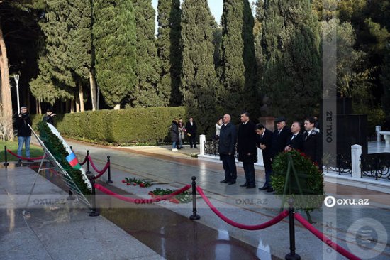 Vəkillər Kollegiyasının üzvləri Fəxri xiyabanı ziyarət etdilər - FOTO