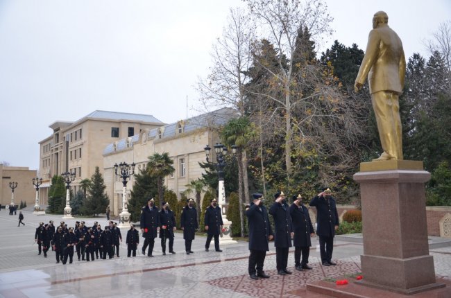 Tərtərlilər böyük hüznlə Umummilli liderin xatirəsini yad etdilər