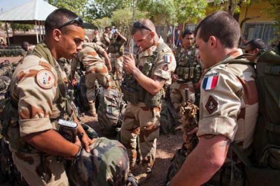 Fransız ordusu Burkina Fasodan qovulur