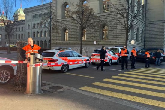 İsveçrədə yollar bağlandı, parlament və Nazirlər Kabinetini təxliyə edildi – FOTO