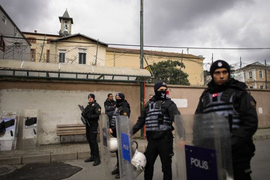 İstanbulda kilsədə silahlı insidentlə bağlı 25 nəfər həbs edilib